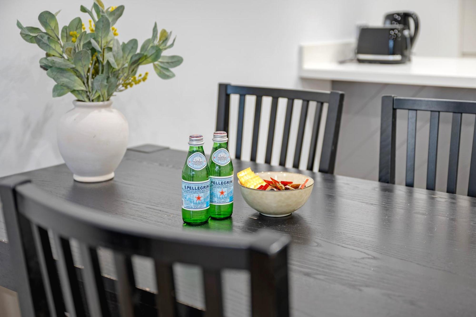 Chic Rosebery 2br With Easy Access Appartamento